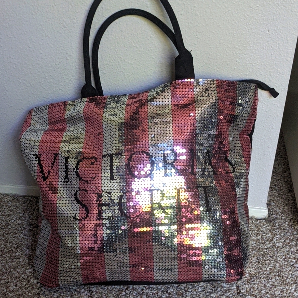 Victoria's secret tote!! Used with love ☺️